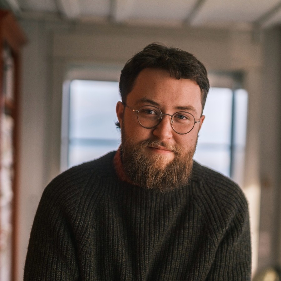 Evan Curley Headshot