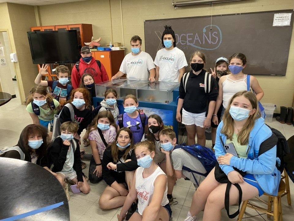 Group Picture School Students at the AG Baille Memorial School Trip