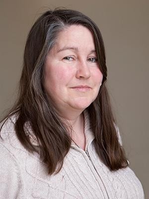 Headshot of Jennifer van den Heuvel